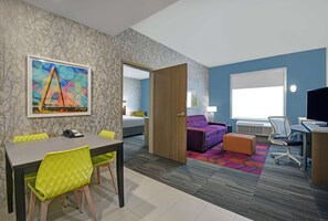 Living area - Home2 Suites by Hilton Liberty NE Kansas City (Liberty)