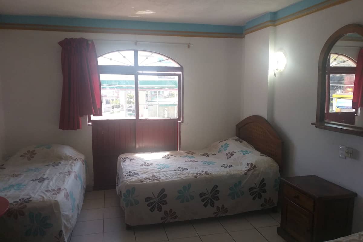 10 bedrooms, laptop workspace, free WiFi