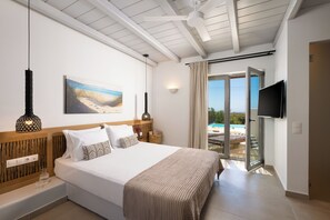 Double Bed Luxury Boutique Suite with Private Plunge Pool | Minibar, in-room safe, blackout drapes, soundproofing