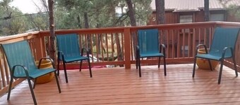 Relax with abundant wildlife steps from Links Golf Course!