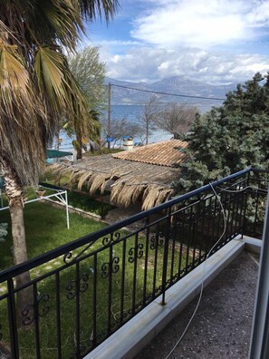 Property grounds - Wow!!  Amazing ! Secluded beachfront getaway sunset views (Akonia kamares aigio)