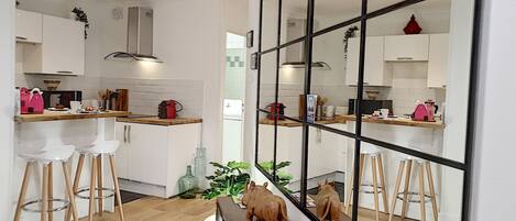 Fridge, microwave, oven, dishwasher