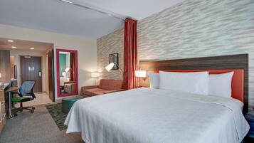 Standard Studio Suite, 1 King Bed, Non Smoking