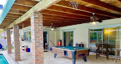 Ibis Miami Springs Home With Pool and Pool Table