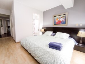 4 makuuhuonetta, silitysrauta/-lauta, ilmainen Wi-Fi