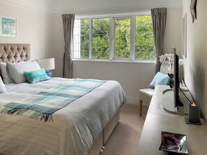 2 bedrooms, free WiFi, bed sheets - 2 bedroom accommodation in Torquay (Torquay)