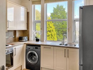 Four, lave-vaisselle, congélateur