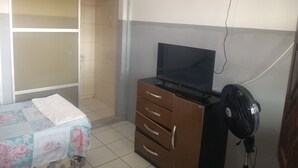 WiFi (free), bed sheets - Pousada Raio de Luz (Salinas da Margarida)