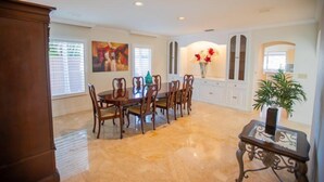House | Living room - Paradise House With Pool, Jacuzzi and Pool Table (Fort Lauderdale)