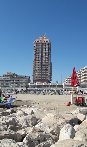Nær stranden