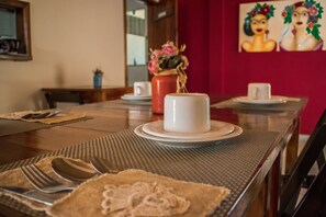 Desayuno bufé gratuito y diario