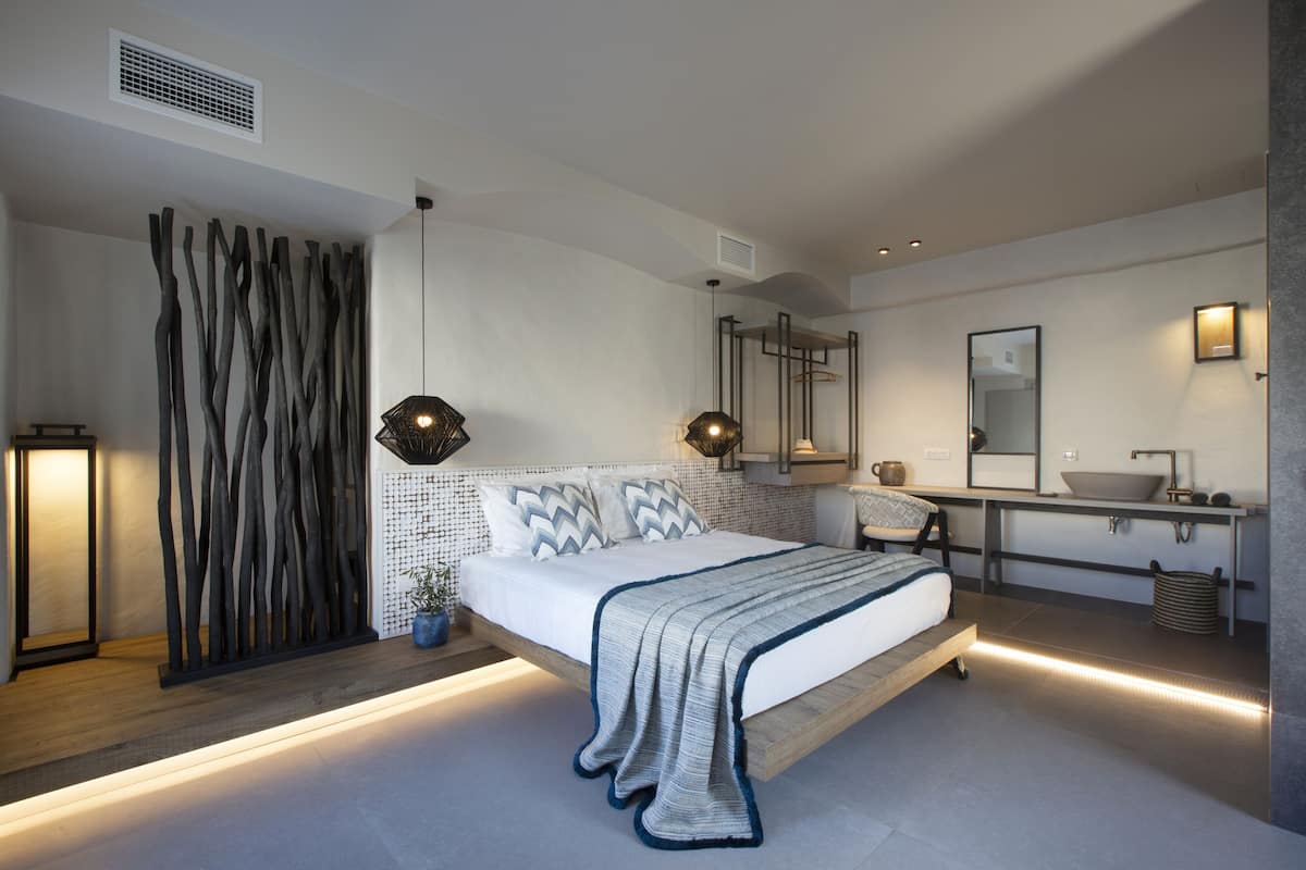 Senior Room | Premium bedding, memory foam beds, minibar, in-room safe