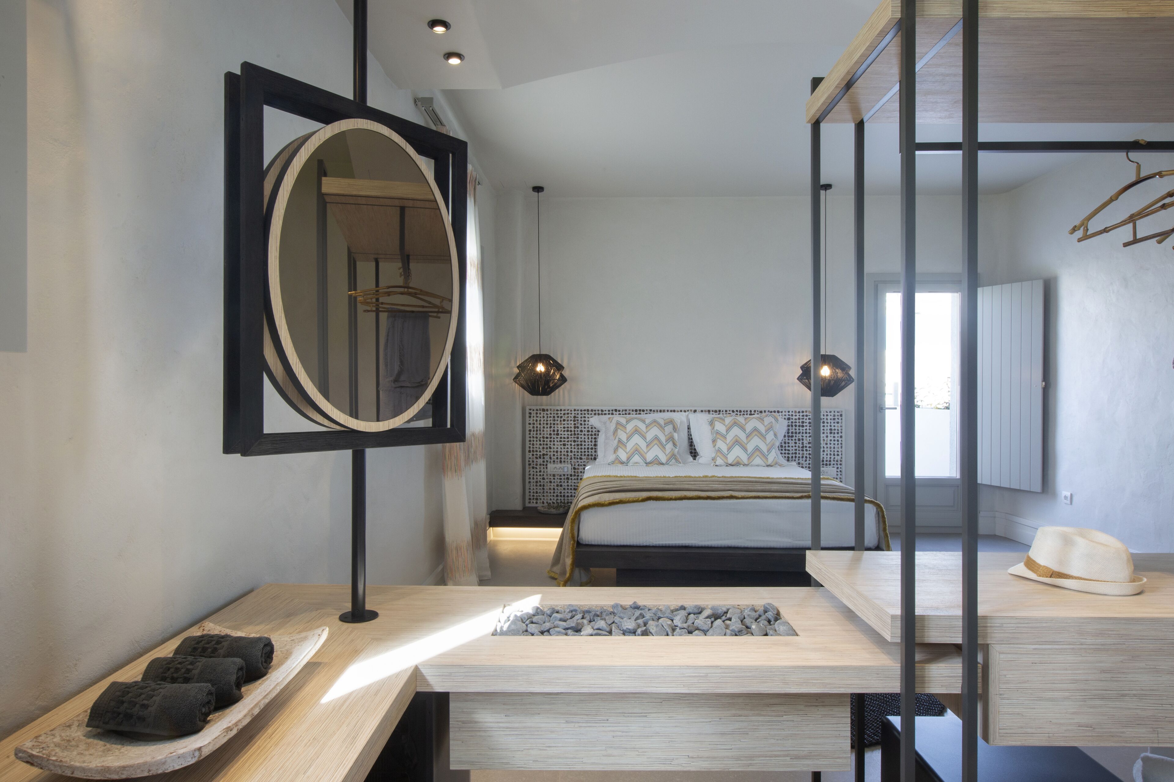 华丽客房 | 高档床上用品、记忆海绵床垫、迷你吧、客房内保险箱