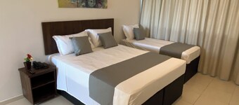 Paris Hotel by H Hotéis Business