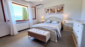 5 chambres, fer et planche à repasser, Wi-Fi gratuit, draps fournis