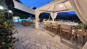 Outdoor dining - Hill Palace Villa, Private Pool, Sea View, Full Privacy, Easy Accessible by Car (Camaiore)