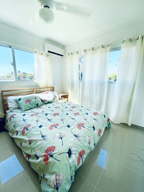2 bedrooms, iron/ironing board, WiFi