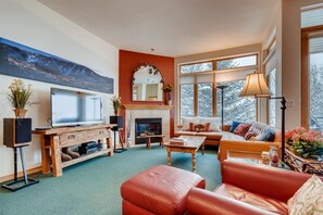 Living room - 1-1220 Lionsridge Loop 3B (Vail)