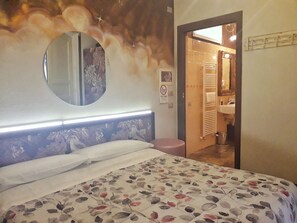Kamer, 1 twee- of 2 eenpersoonsbedden, balkon | Een minibar, individueel gedecoreerd, individueel gemeubileerd