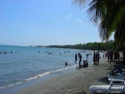 (6) Luxury 2 bedroom beach club