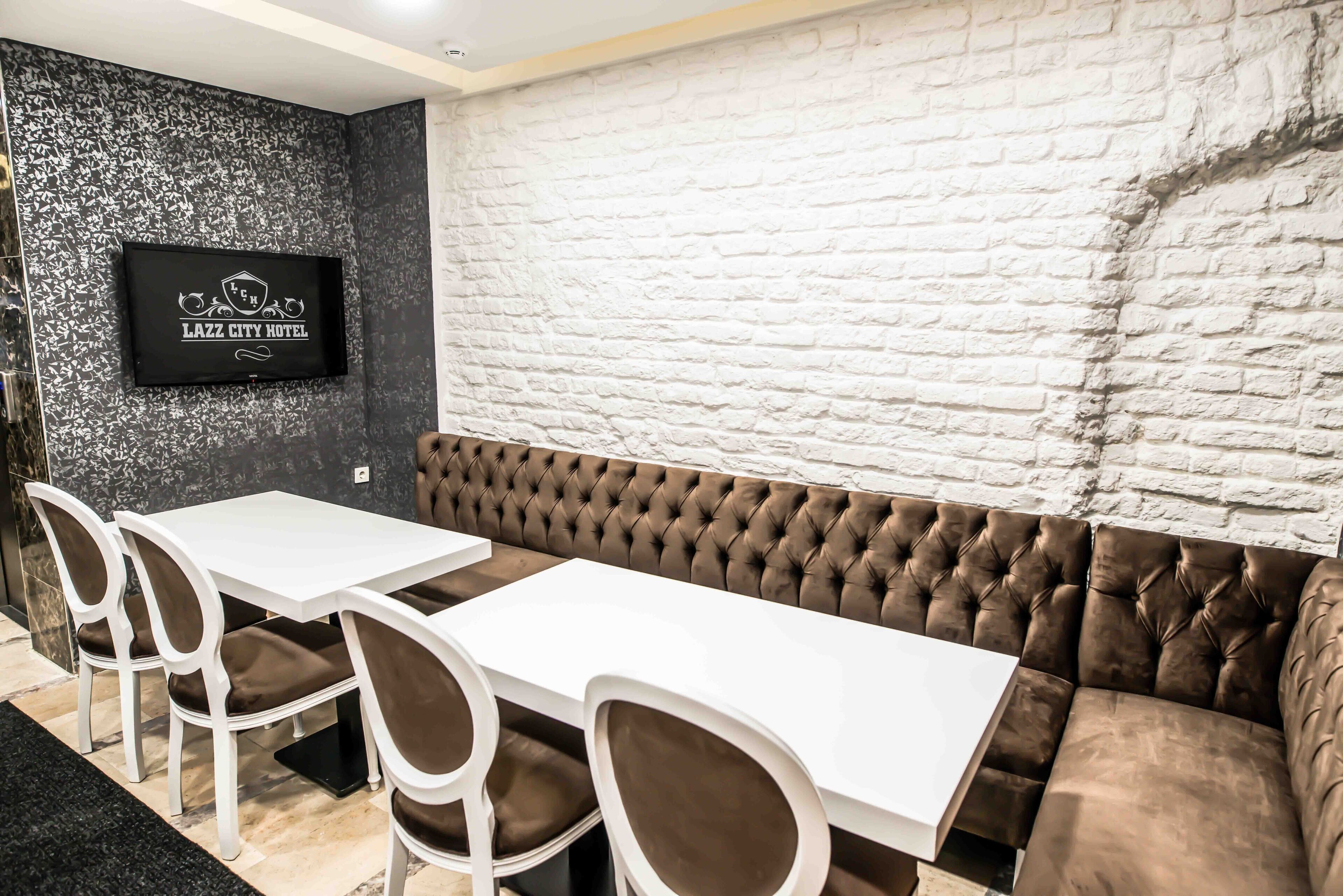 Photo - Lazz City Hotel