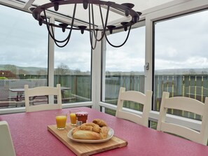 Dining - 4 bedroom accommodation in St Florence (St Florence)