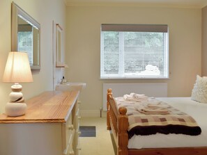4 bedrooms, free WiFi, bed sheets - 4 bedroom accommodation in St Florence (St Florence)