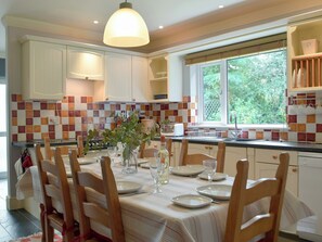 Dining - 4 bedroom accommodation in St Florence (St Florence)