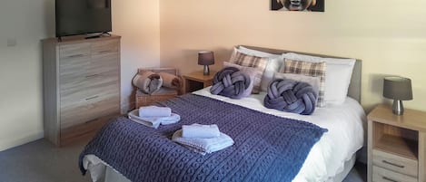 2 bedrooms, free WiFi, bed sheets