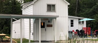Terrific Mid Century Cottage  