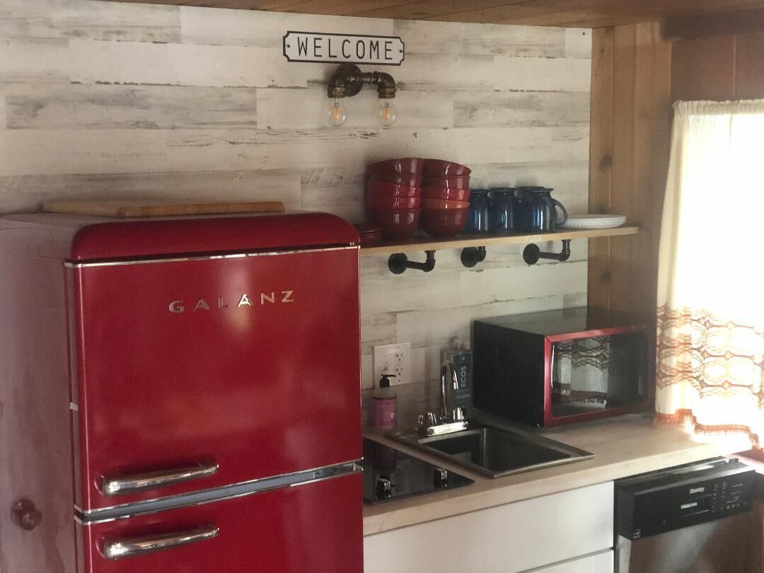 Refrigerador, microondas, parrilla de estufa y lavavajillas 