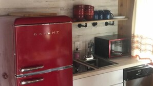 茶具/咖啡用具、冰箱、微波炉、炉灶