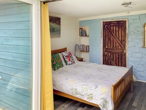 1 quarto, Wi-Fi de cortesia, roupa de cama