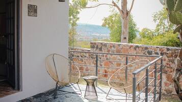 Villa | Premium bedding, down duvets, pillow-top beds, individually decorated