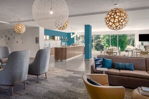 Free daily buffet breakfast - Element Asheville Downtown (Asheville)