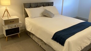 Bathroom amenities - Luxury Ground Floor Flat (Wallington)