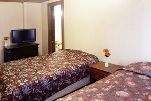 Habitación, 2 camas de matrimonio | Ropa de cama