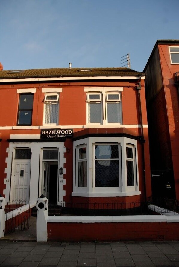 واجهة المنشأة