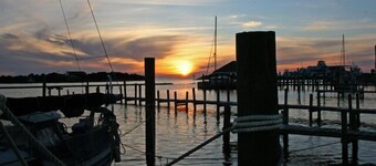 Harborview: Directly on Silver Lake with incredible views.