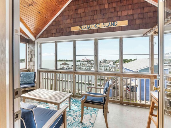 Interior - Harborview: Directly on Silver Lake with incredible views. (Ocracoke)