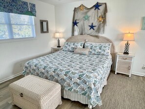 4 bedrooms, internet, bed sheets - Contentment: Spacious home, den, screened porch, marsh views. (Ocracoke)