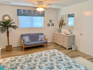 4 bedrooms, Internet, bed sheets