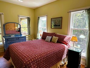 3 bedrooms, travel cot, Internet, bed sheets