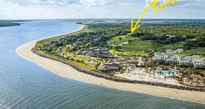 Suloinen "puutalo" Villa 18. väylällä