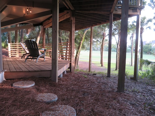 VERY cool! Tree-house style Villa! WOW- avail July 25-31 & Labor Day! Book soon!