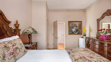 ๊ฐ๊ฐ ๋ค๋ฅธ ์คํ์ผ์ ์ธํ
๋ฆฌ์ด, ๊ฐ๊ฐ ๋ค๋ฅด๊ฒ ๊ฐ๊ตฌ ๋น์น, ๋ค๋ฆฌ๋ฏธ/๋ค๋ฆฌ๋ฏธํ, ๋ฌด๋ฃ WiFi