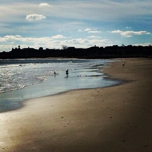 Beach nearby - Seacrest Inn (Block Island)