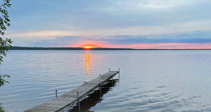 Sunset Beach - Log Home on Beautiful Indian Lake
