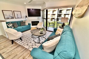 Smart TV, fireplace