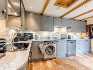 Ofen, Geschirrspüler, Gefrierschrank